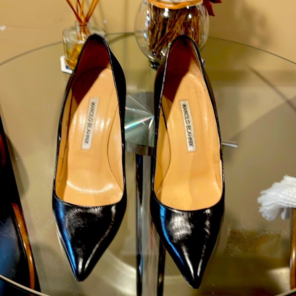 Manolo Blahnik black leather pumps